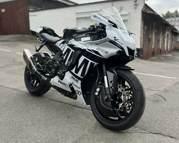 Ямаха YZF R1, объемом двигателя 1 л и пробегом 2 тыс. км за 23000 $, фото 1 на Automoto.ua
