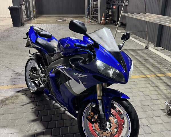 Синий Ямаха YZF R1, объемом двигателя 1 л и пробегом 42 тыс. км за 7000 $, фото 1 на Automoto.ua