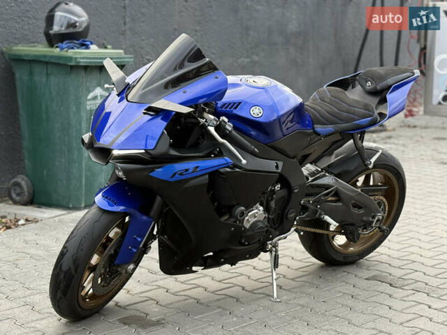 Синий Ямаха YZF R1, объемом двигателя 1 л и пробегом 27 тыс. км за 17600 $, фото 1 на Automoto.ua