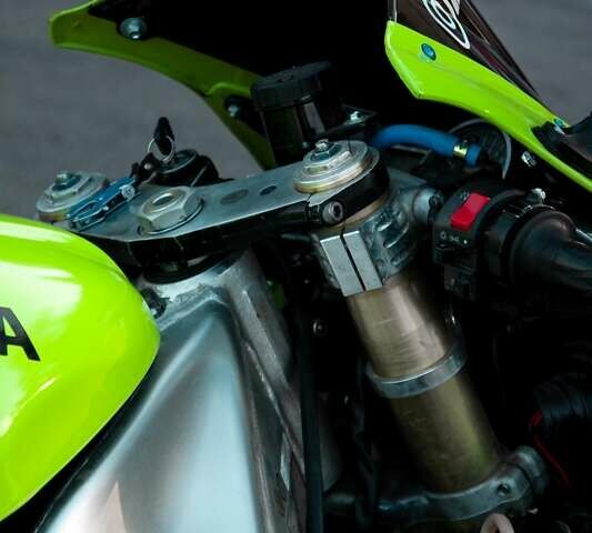 Зеленый Ямаха YZF R1, объемом двигателя 0.99 л и пробегом 60 тыс. км за 5000 $, фото 1 на Automoto.ua