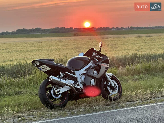 Черный Ямаха YZF R6, объемом двигателя 0.6 л и пробегом 60 тыс. км за 3000 $, фото 1 на Automoto.ua