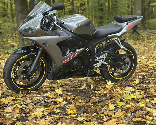 Серый Ямаха YZF R6, объемом двигателя 0.6 л и пробегом 36 тыс. км за 5400 $, фото 1 на Automoto.ua