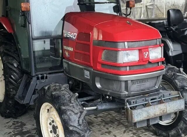 Красный Янмар US 540, объемом двигателя 2.2 л и пробегом 20 тыс. км за 16500 $, фото 1 на Automoto.ua