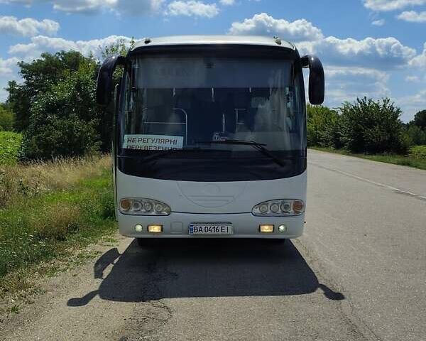 Белый Юи ЗГТ 6831, объемом двигателя 4.58 л и пробегом 300 тыс. км за 7500 $, фото 1 на Automoto.ua