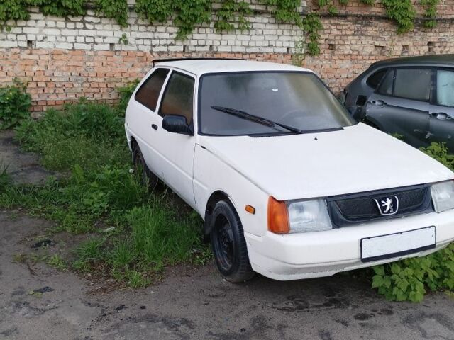 Белый ЗАЗ 1102 Таврия, объемом двигателя 1 л и пробегом 200 тыс. км за 346 $, фото 1 на Automoto.ua
