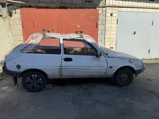 Белый ЗАЗ 1102 Таврия, объемом двигателя 1.2 л и пробегом 200 тыс. км за 284 $, фото 1 на Automoto.ua