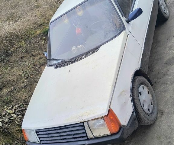 Белый ЗАЗ 1102 Таврия, объемом двигателя 1.1 л и пробегом 300 тыс. км за 402 $, фото 1 на Automoto.ua