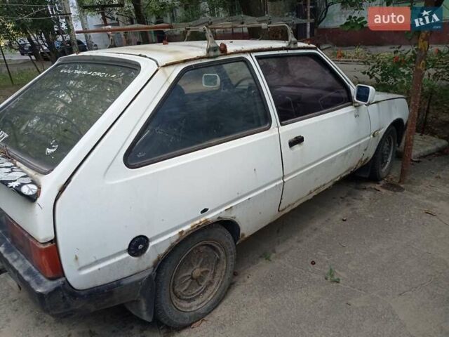 Белый ЗАЗ 1102 Таврия, объемом двигателя 1.09 л и пробегом 200 тыс. км за 500 $, фото 1 на Automoto.ua