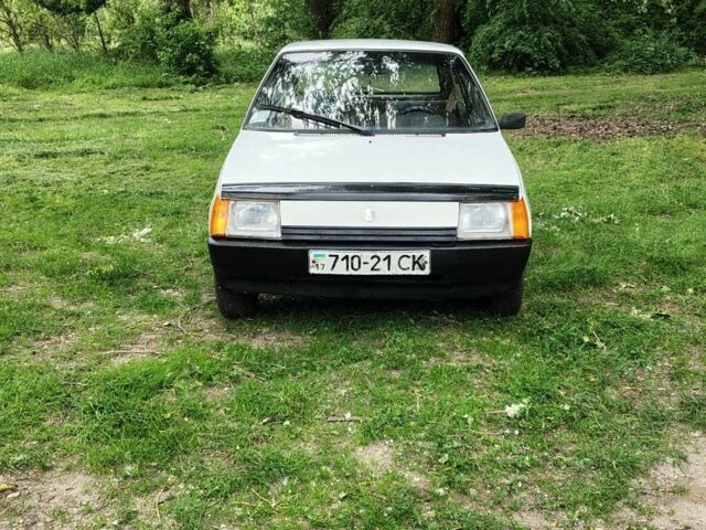 Белый ЗАЗ 1102 Таврия, объемом двигателя 1.1 л и пробегом 130 тыс. км за 600 $, фото 1 на Automoto.ua