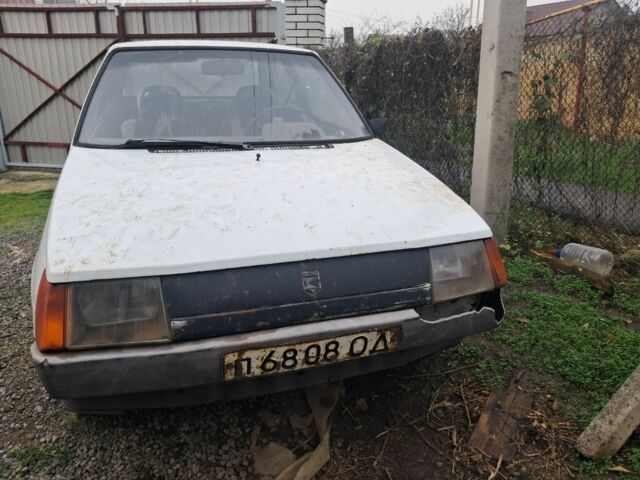 Белый ЗАЗ 1102 Таврия, объемом двигателя 1.1 л и пробегом 320 тыс. км за 189 $, фото 1 на Automoto.ua