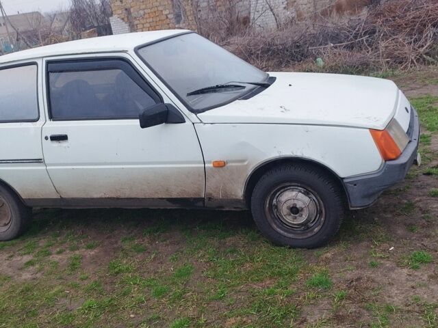Белый ЗАЗ 1102 Таврия, объемом двигателя 0 л и пробегом 270 тыс. км за 310 $, фото 1 на Automoto.ua