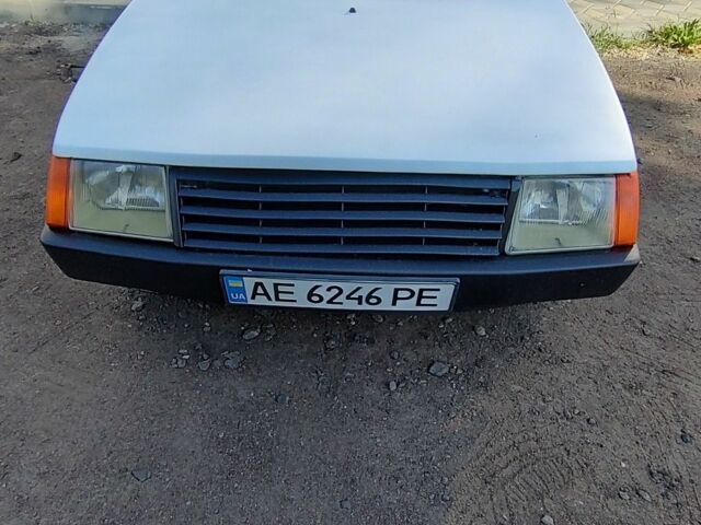 Белый ЗАЗ 1102 Таврия, объемом двигателя 1.2 л и пробегом 300 тыс. км за 547 $, фото 1 на Automoto.ua