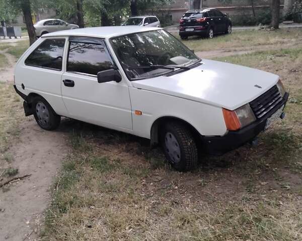 Белый ЗАЗ 1102 Таврия, объемом двигателя 1.09 л и пробегом 300 тыс. км за 1006 $, фото 1 на Automoto.ua