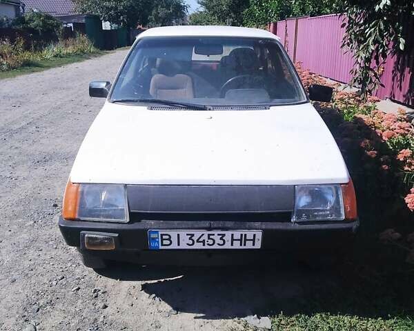 Белый ЗАЗ 1102 Таврия, объемом двигателя 1.1 л и пробегом 130 тыс. км за 623 $, фото 1 на Automoto.ua