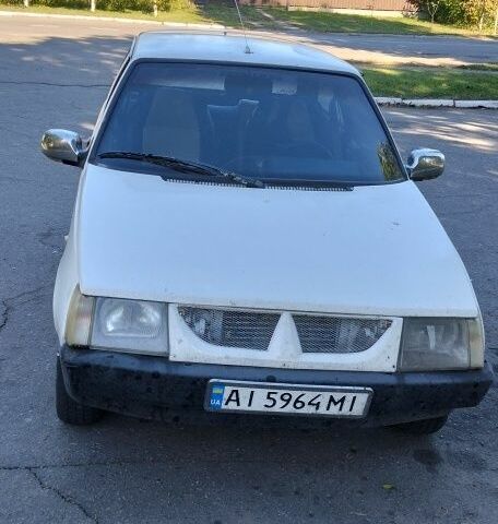 Белый ЗАЗ 1102 Таврия, объемом двигателя 1.1 л и пробегом 375 тыс. км за 900 $, фото 1 на Automoto.ua