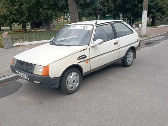 Белый ЗАЗ 1102 Таврия, объемом двигателя 1.2 л и пробегом 120 тыс. км за 404 $, фото 1 на Automoto.ua