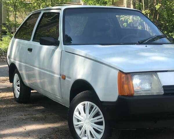 Белый ЗАЗ 1102 Таврия, объемом двигателя 1.1 л и пробегом 100 тыс. км за 1150 $, фото 1 на Automoto.ua