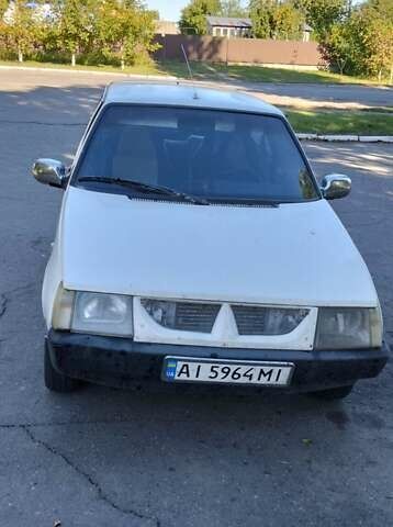Белый ЗАЗ 1102 Таврия, объемом двигателя 1.1 л и пробегом 375 тыс. км за 900 $, фото 1 на Automoto.ua