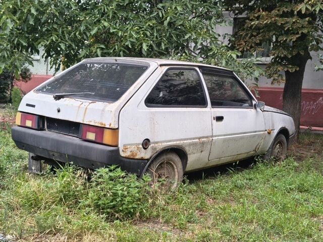 Белый ЗАЗ 1102 Таврия, объемом двигателя 0 л и пробегом 100 тыс. км за 400 $, фото 1 на Automoto.ua