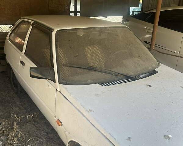 Белый ЗАЗ 1102 Таврия, объемом двигателя 1.1 л и пробегом 900 тыс. км за 600 $, фото 1 на Automoto.ua