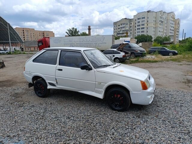 Білий ЗАЗ 1102 Таврія, об'ємом двигуна 1.2 л та пробігом 100 тис. км за 657 $, фото 1 на Automoto.ua