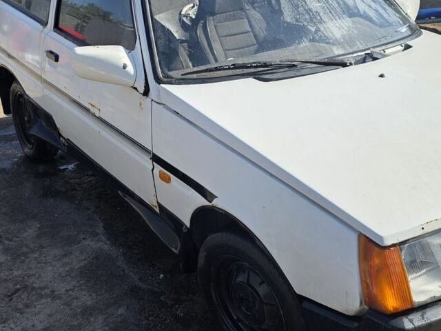 Білий ЗАЗ 1102 Таврія, об'ємом двигуна 0 л та пробігом 100 тис. км за 300 $, фото 1 на Automoto.ua