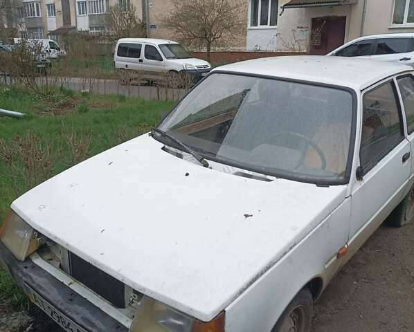 Белый ЗАЗ 1102 Таврия, объемом двигателя 1.09 л и пробегом 250 тыс. км за 300 $, фото 1 на Automoto.ua