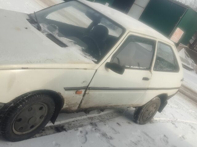 Белый ЗАЗ 1102 Таврия, объемом двигателя 1 л и пробегом 180 тыс. км за 464 $, фото 1 на Automoto.ua