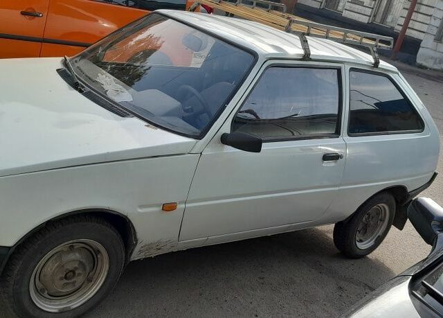 Белый ЗАЗ 1102 Таврия, объемом двигателя 1.1 л и пробегом 160 тыс. км за 700 $, фото 1 на Automoto.ua