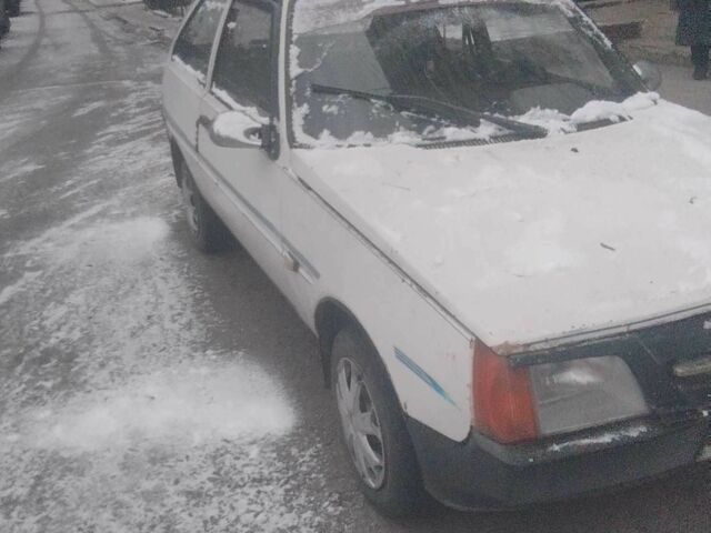 Белый ЗАЗ 1102 Таврия, объемом двигателя 1.1 л и пробегом 190 тыс. км за 403 $, фото 1 на Automoto.ua