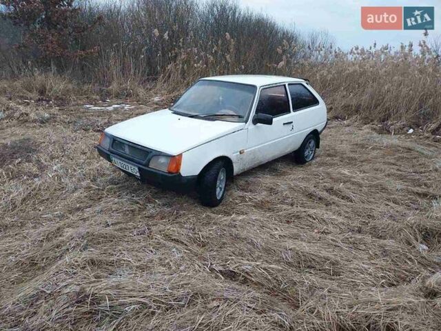 Белый ЗАЗ 1102 Таврия, объемом двигателя 1.2 л и пробегом 260 тыс. км за 839 $, фото 1 на Automoto.ua