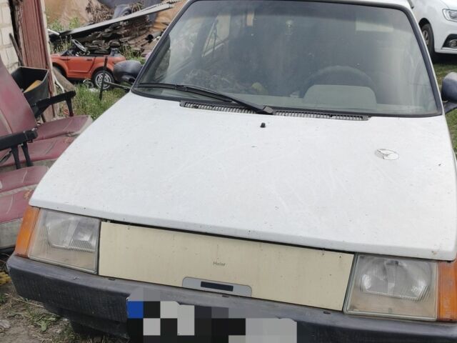 Белый ЗАЗ 1102 Таврия, объемом двигателя 1.1 л и пробегом 200 тыс. км за 500 $, фото 1 на Automoto.ua