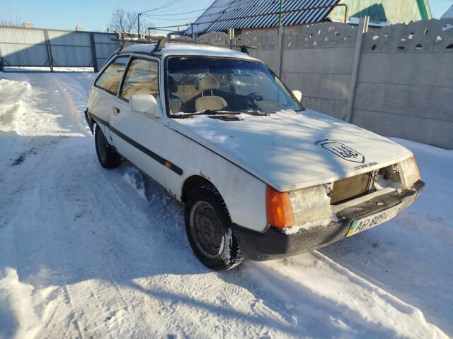 Белый ЗАЗ 1102 Таврия, объемом двигателя 1.2 л и пробегом 100 тыс. км за 243 $, фото 1 на Automoto.ua