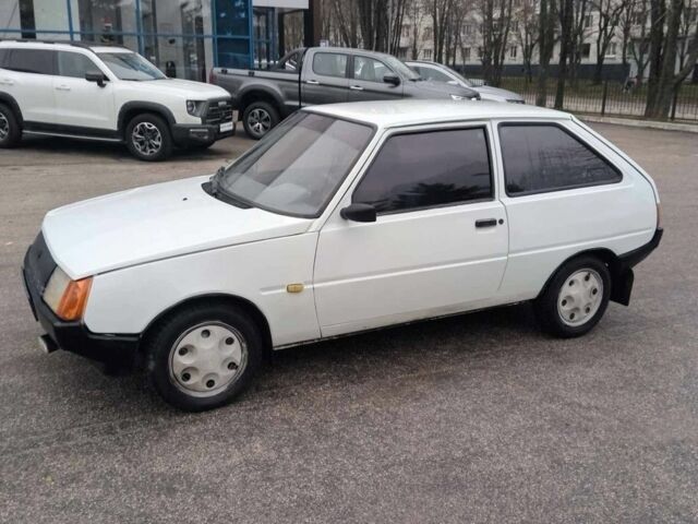 Белый ЗАЗ 1102 Таврия, объемом двигателя 1.1 л и пробегом 3 тыс. км за 1000 $, фото 1 на Automoto.ua