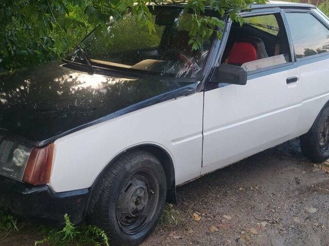 Белый ЗАЗ 1102 Таврия, объемом двигателя 1.1 л и пробегом 300 тыс. км за 600 $, фото 1 на Automoto.ua