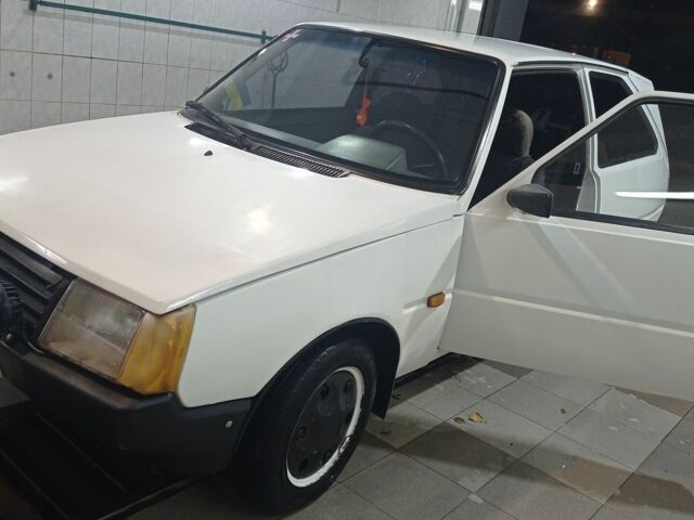 Белый ЗАЗ 1102 Таврия, объемом двигателя 1.2 л и пробегом 200 тыс. км за 900 $, фото 1 на Automoto.ua