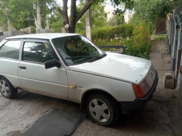 Белый ЗАЗ 1102 Таврия, объемом двигателя 1.1 л и пробегом 250 тыс. км за 614 $, фото 1 на Automoto.ua