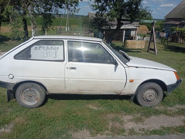 Белый ЗАЗ 1102 Таврия, объемом двигателя 1.1 л и пробегом 99 тыс. км за 250 $, фото 1 на Automoto.ua