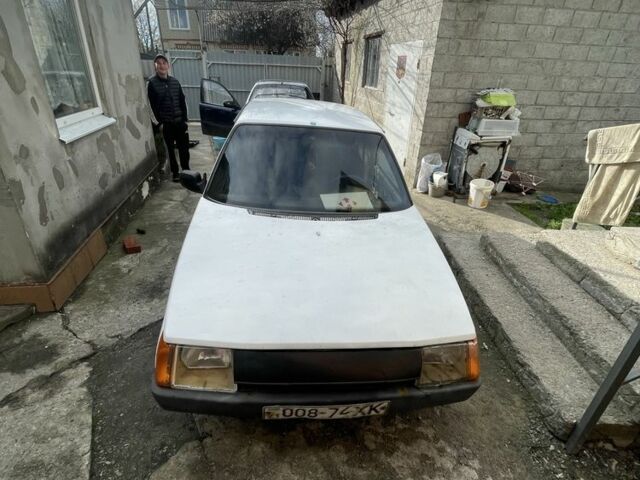 Белый ЗАЗ 1102 Таврия, объемом двигателя 1.3 л и пробегом 180 тыс. км за 297 $, фото 1 на Automoto.ua