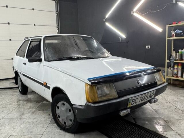 Белый ЗАЗ 1102 Таврия, объемом двигателя 1.2 л и пробегом 70 тыс. км за 750 $, фото 1 на Automoto.ua