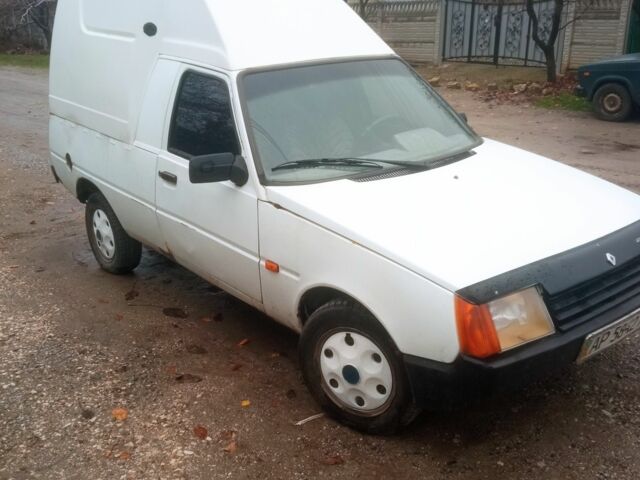 Белый ЗАЗ 1102 Таврия, объемом двигателя 1.2 л и пробегом 1 тыс. км за 710 $, фото 1 на Automoto.ua