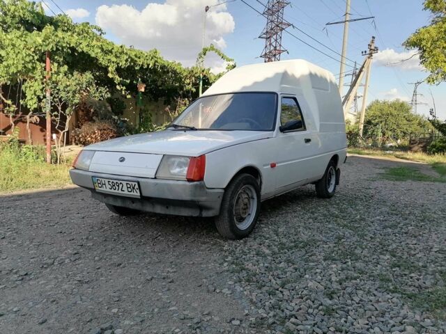 Белый ЗАЗ 1102 Таврия, объемом двигателя 1.3 л и пробегом 207 тыс. км за 1250 $, фото 1 на Automoto.ua
