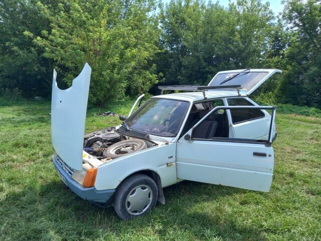 Білий ЗАЗ 1102 Таврія, об'ємом двигуна 1.2 л та пробігом 30 тис. км за 650 $, фото 1 на Automoto.ua