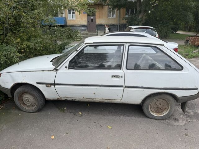 Белый ЗАЗ 1102 Таврия, объемом двигателя 0 л и пробегом 100 тыс. км за 300 $, фото 1 на Automoto.ua