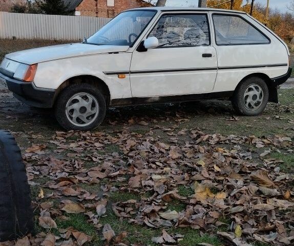 Белый ЗАЗ 1102 Таврия, объемом двигателя 2 л и пробегом 45 тыс. км за 596 $, фото 1 на Automoto.ua