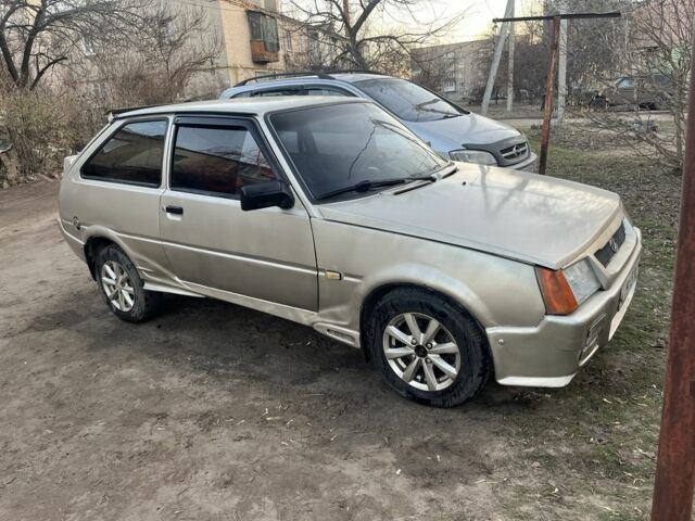 Бежевый ЗАЗ 1102 Таврия, объемом двигателя 1.1 л и пробегом 300 тыс. км за 720 $, фото 1 на Automoto.ua