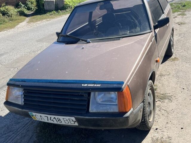 Коричневый ЗАЗ 1102 Таврия, объемом двигателя 0 л и пробегом 250 тыс. км за 648 $, фото 1 на Automoto.ua