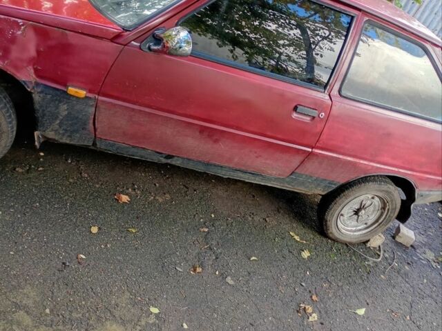 Красный ЗАЗ 1102 Таврия, объемом двигателя 1 л и пробегом 56 тыс. км за 167 $, фото 1 на Automoto.ua