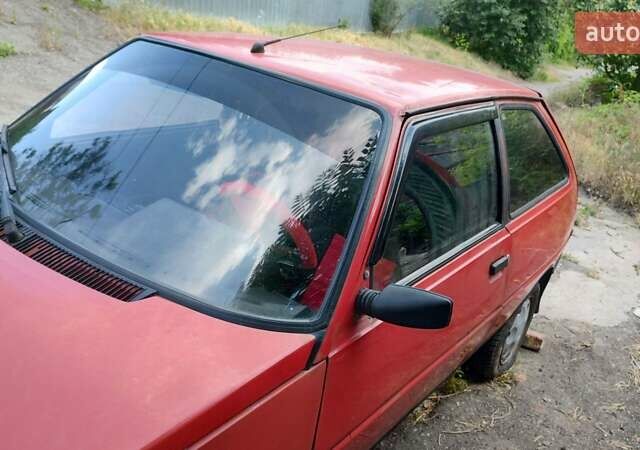 Красный ЗАЗ 1102 Таврия, объемом двигателя 1.1 л и пробегом 100 тыс. км за 800 $, фото 1 на Automoto.ua