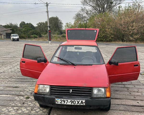 Красный ЗАЗ 1102 Таврия, объемом двигателя 1.1 л и пробегом 100 тыс. км за 525 $, фото 1 на Automoto.ua